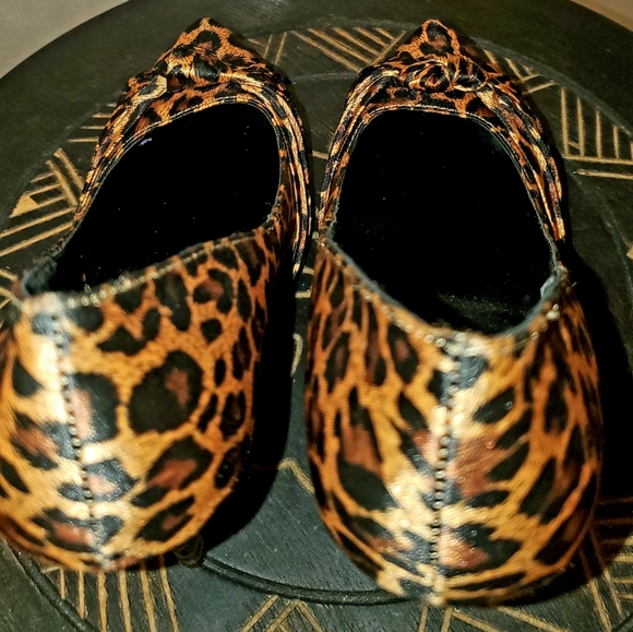 Shoes - Picture 5 of 8